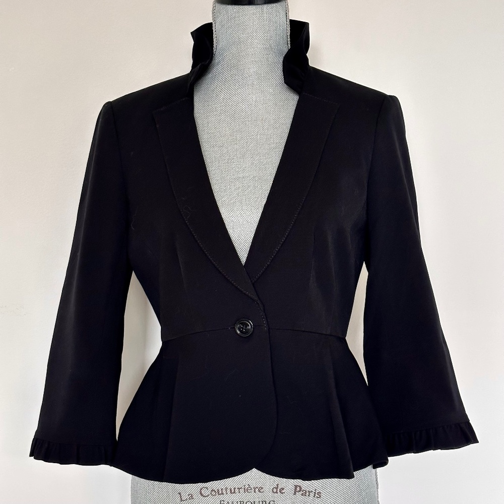 WHBM White House Black Market Black cropped jacket size 4